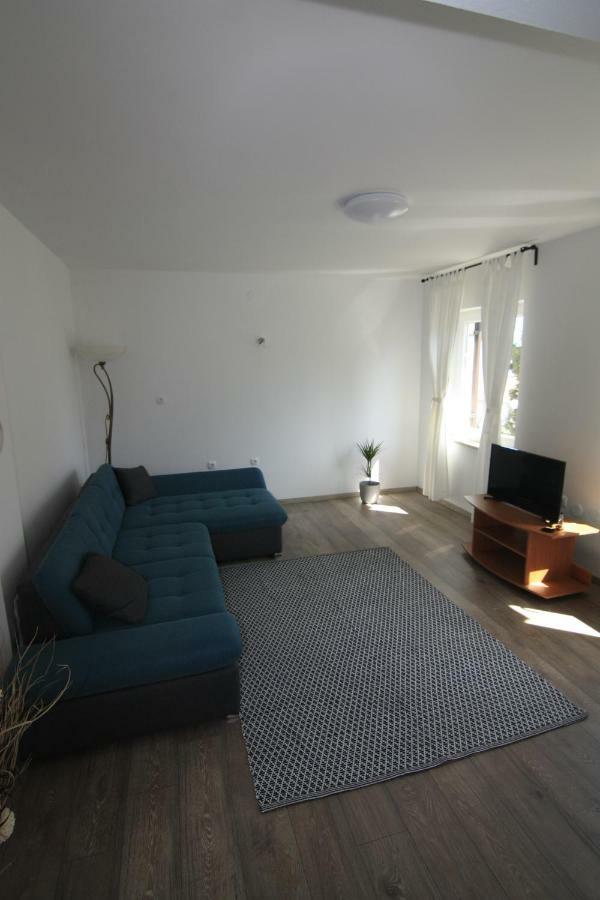 Apartmani Gordana มาลีโลชินจ์ ภายนอก รูปภาพ